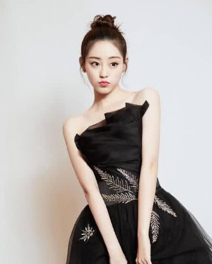 新版《倚天屠龙记》的周芷若，整体的感觉不错，就是太像玄女了