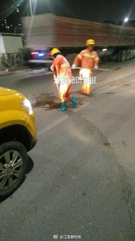 官方辟谣：南昌大学化粪池没炸 真相是运粪车泄露