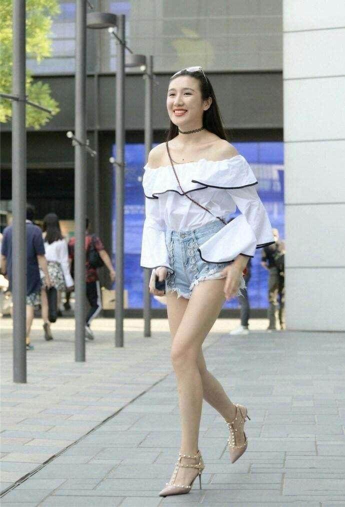 素人街拍: 包臀裙让凹凸身材呼之欲出, 图四小姐姐让人血脉喷张