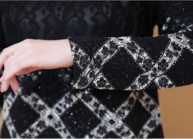 为什么男人都喜欢看女人穿紧身T恤?瞧下图，前凸后翘不失女人味