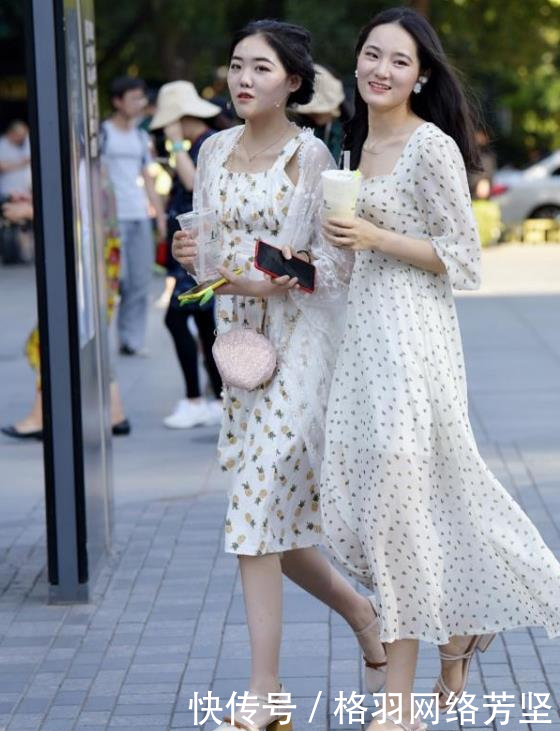 #逐出#街拍穿搭:我深深地恳求你,不要把我逐出你的爱门之外!