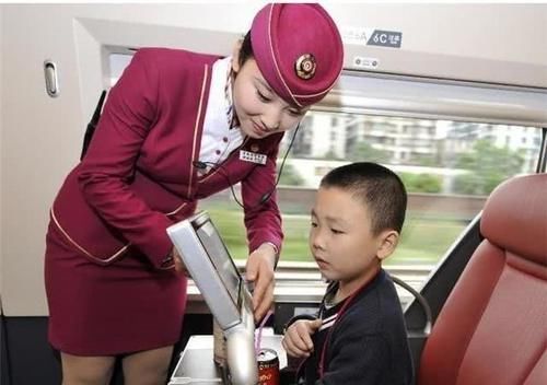  离职率：为什么高铁乘务员，离职率那么高？辞职女说出真相，最