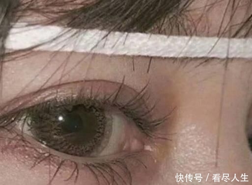  眼部■让眼睛变大变有神的好习惯，不动刀不整容，0成本逆袭闪光星星眼