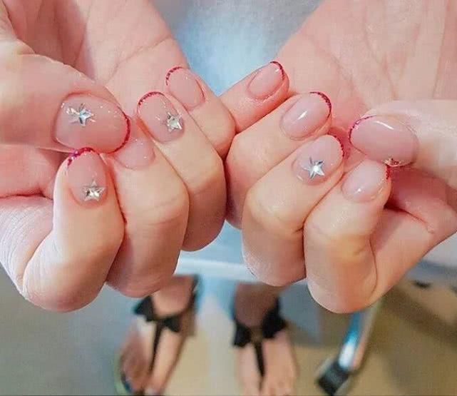 少女:柔嫩的粉色系美甲,每一款都能满足你的少女心!