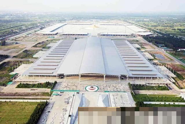 世界上最大道场，建于沼泽之上，供奉百万尊佛像