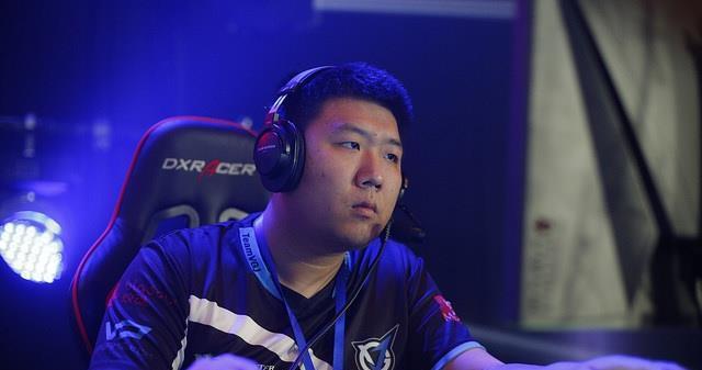 「选人」DOTA2OB内战激烈,选人阶段三大C化身赠品马,白给都没人要!