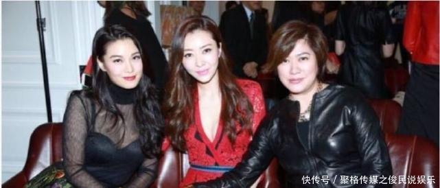 熊黛林皮肤白嫩的美照，图4穿黑丝的闺蜜抢镜，图8皮肤真好！