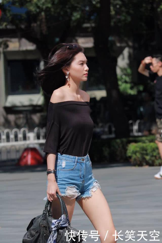 时尚街拍，美女就是美女穿什么都性感