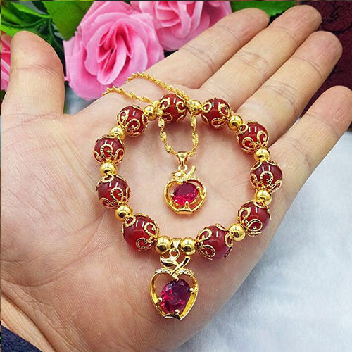 打死想不到越南黄金按公斤卖，引得各国疯狂抢购，一瓶酒钱买3斤