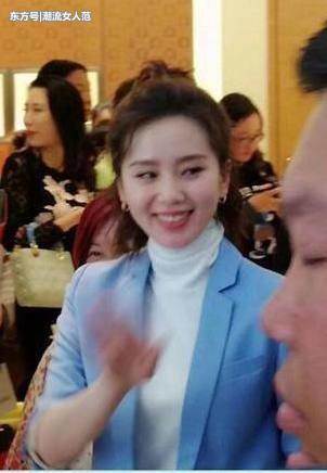 刘诗诗居然这样穿，看完下半身太抢眼，网友：气质还是女神级！