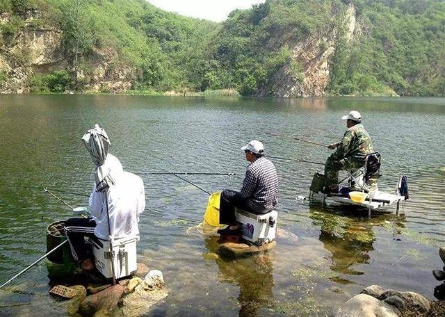  这款@钓鱼人小马哥专攻野钓十余年，自制出了这款在南方通杀的饵料