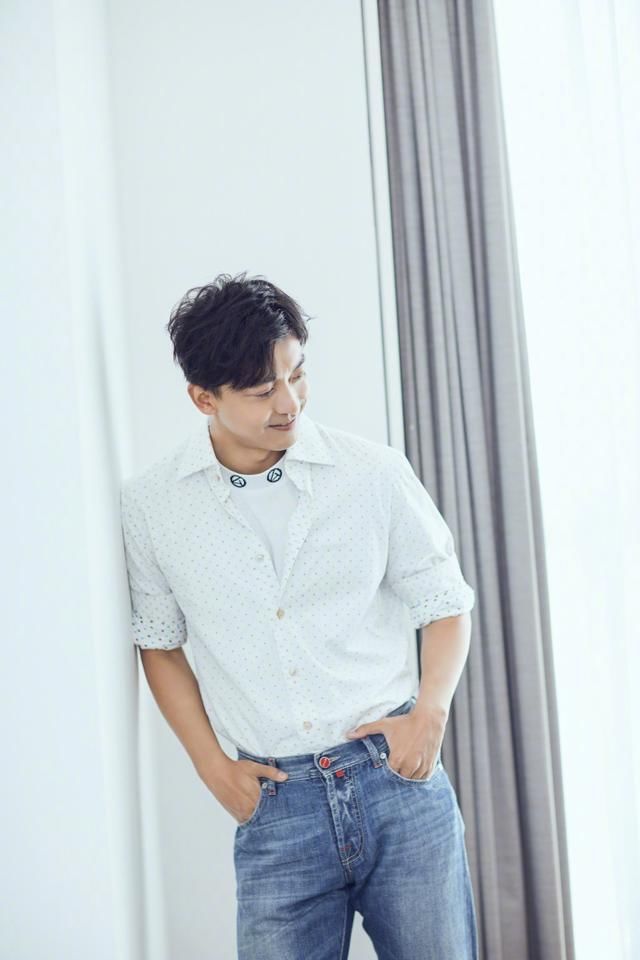 屌神李佳航出面解释《爱情公寓》蹭情怀的原因，你买不买账