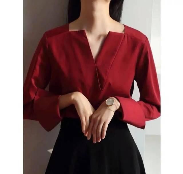  春夏：如何用材质与花色，打造春夏最in的自己？
