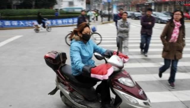  「电动车」电动车开始限行，老百姓出行怎么办？专家终于给出了