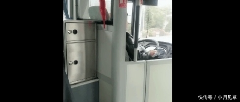  「公交车」广西公交车司机为防止乘客骚扰, 于是安装了这个神器,