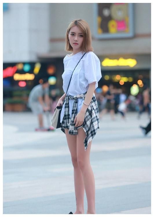 街拍：图8粉色系的少女，青春靓丽让人感觉像是初恋的味道！