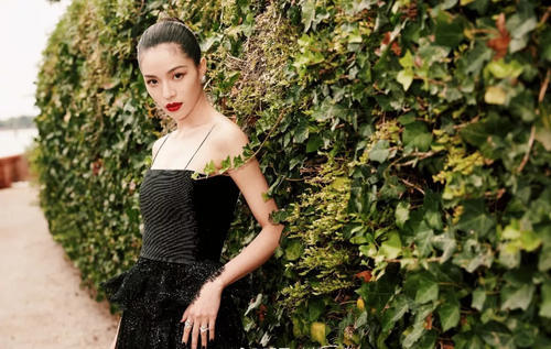 早秋裙子这么穿最时髦!!!