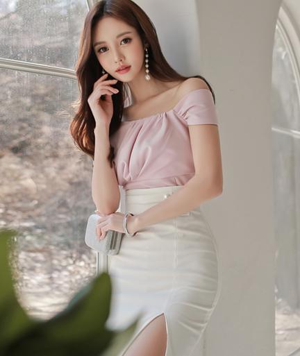 摩登个性的紧身裙美女,充满阳光活力,闪耀整个夏季!