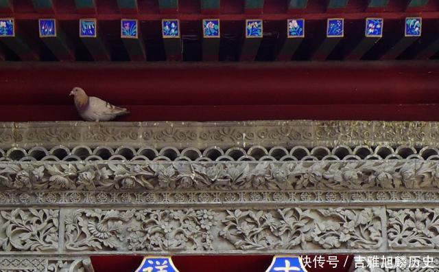 一百年前侵华日军所拍老照片上的这座如意门楼如今变成什么样了