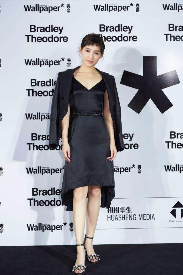 苏青饰演的“尔晴”人人喊打，但剧外的苏青时尚的众人追捧！