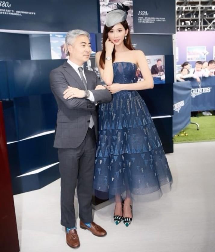 林志玲也真是敢穿，一双高跟鞋成为全场焦点，小心接近为好!