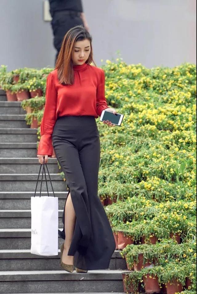 街拍：美女独特美丽丰姿尽展，看了让人着迷！