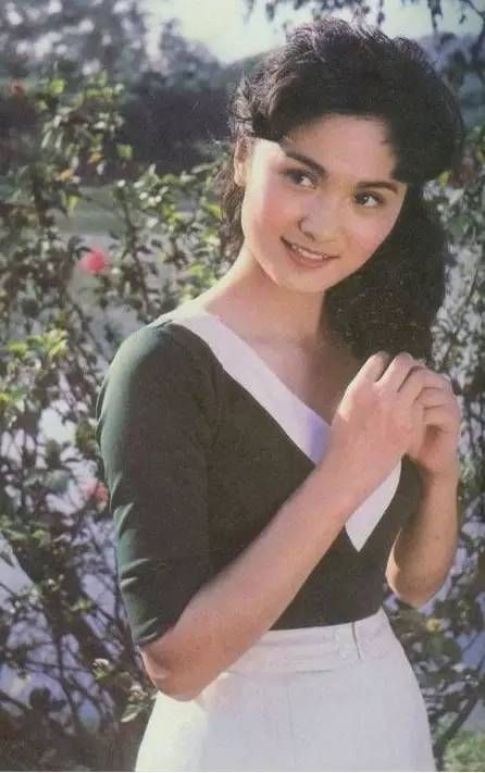 30年前的美女原来这么美，随处可见时尚潮流，这才是真正的美女