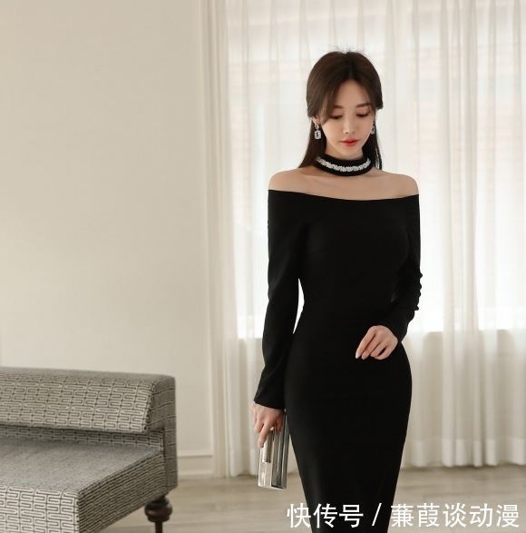  雅典娜：孙允珠，深黑雅典娜香槟朦胧香肩礼裙