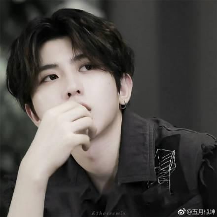 蔡徐坤出新歌，宋祖德怼:坚决不听伪娘的歌，鹿晗、范丞丞躺枪