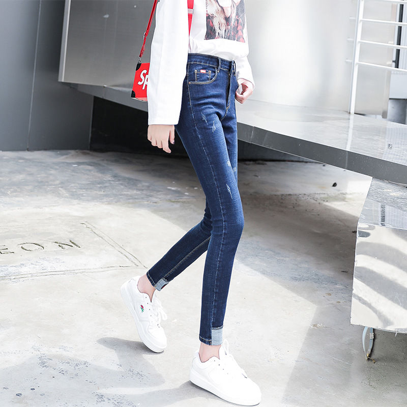 太美了,不敢相信,老婆穿上小脚牛仔裤,一件比一件好看,长面子