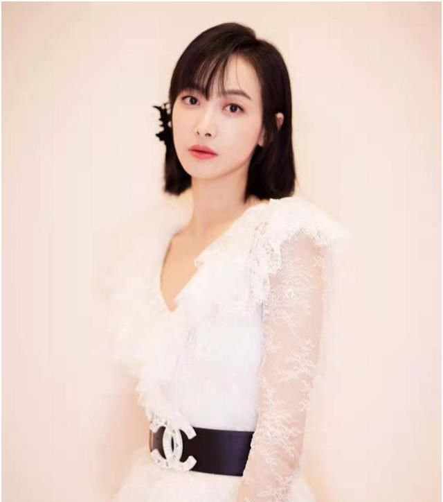  黑色高跟鞋@小个子女孩穿衣技巧,教你几招也能秒变女神