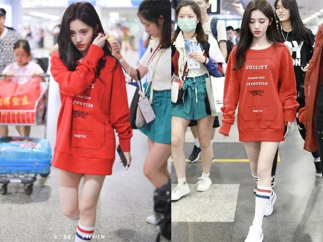 别再穿肥宅T了，学学鞠婧祎穿收腰连衣裙，这才是青春无敌！