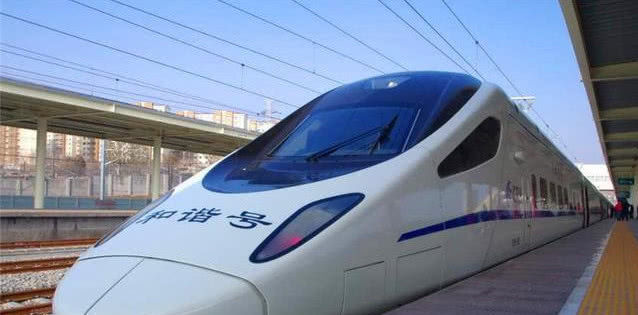  「高铁」为何乘客宁愿坐火车卧铺，也不愿去坐高铁与飞机？原因