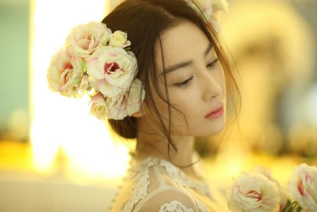 张馨予婚后首次微博发声竟是为汕头灾区祈福 军嫂越来越正能量了