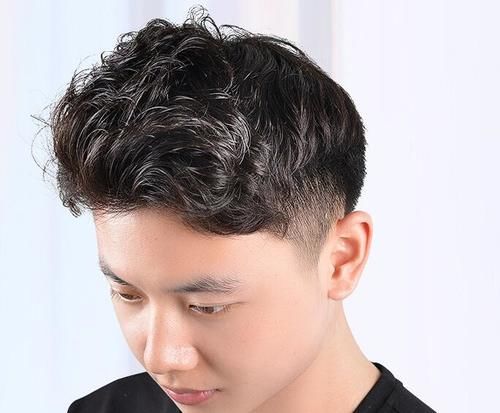  【烫发】定位烫和纹理烫有什么区别 2020流行的定位烫发型