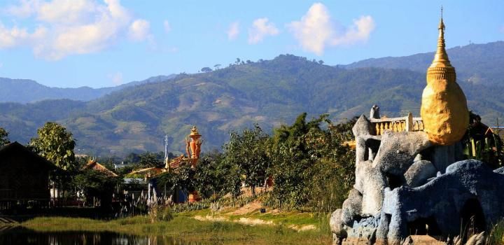 中国一村庄，种西瓜却结果在外国，荡秋千稍微用力就出国了