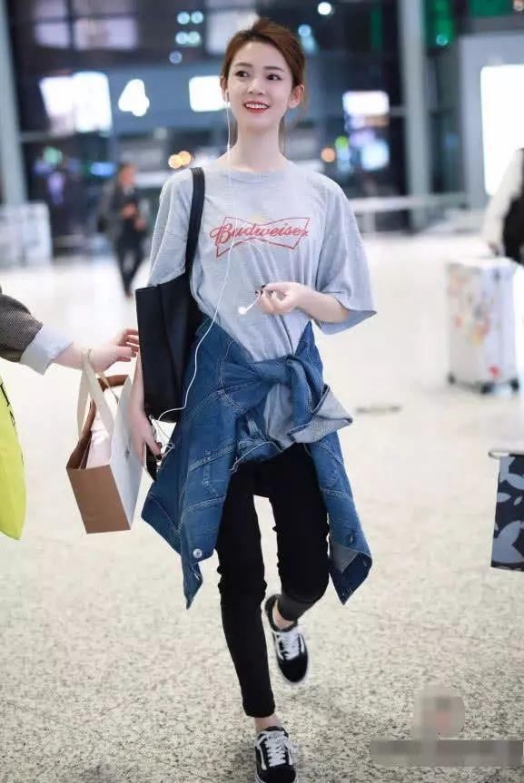 长T恤穿不好，172陈瑶都变小矮人，网友:御姐的身高萝莉的脸!