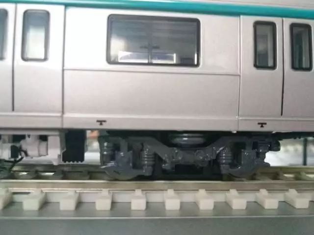 地铁是如何调头的？为啥夜间不运行？看了这个你就懂了！