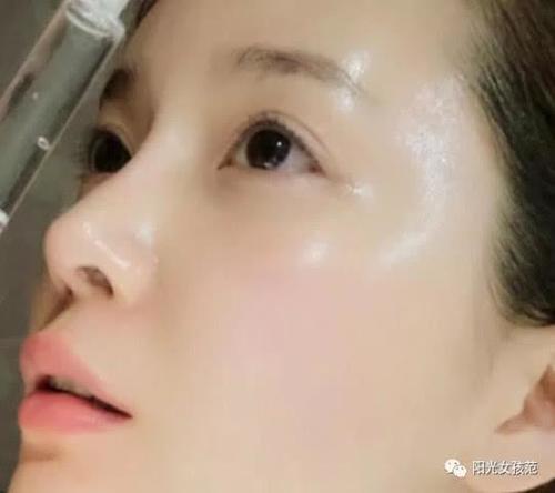 药店一元一瓶的药水，睡觉前抹上两滴，对淡化皱纹补水有帮助