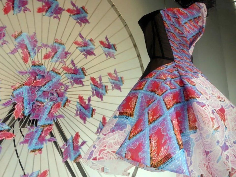 没想到!她把《演戏攻略》中的元素用在橱窗里,高级炸了!