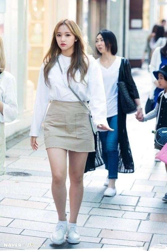 程潇的腿果然细了，这么紧的短裤都能穿上，网友:简直像换了条腿