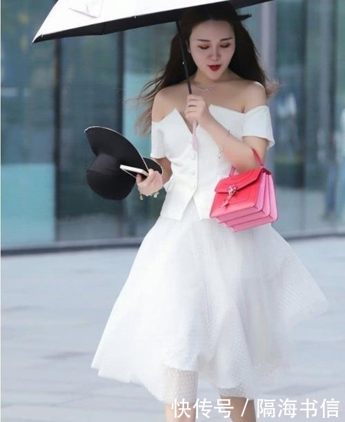 【温婉】街拍:小姐姐穿白纱裙,温婉大气,没有100斤穿不出效果!