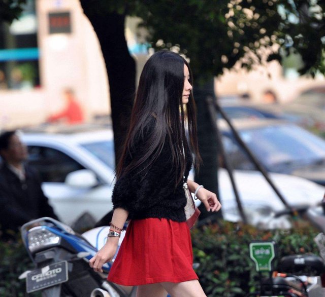 街拍-街上出现了这么多的长腿美女