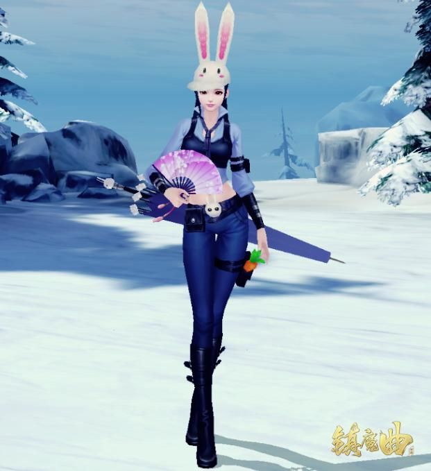 努力健身后，她被称为身材最完美的女人？