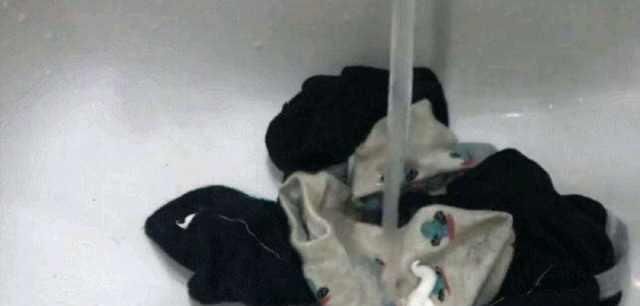  「细菌」女生为何喜欢衣服分开洗，原因不是矫情