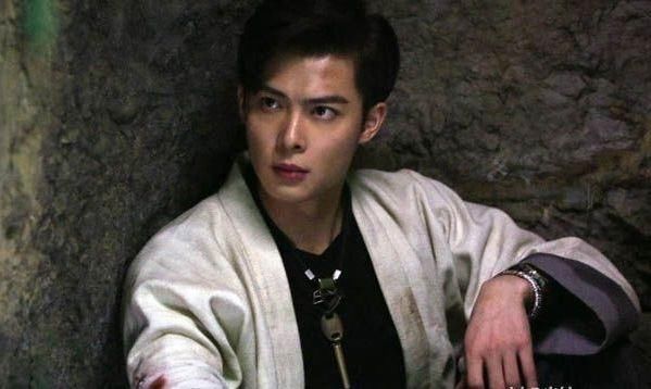 佛爷让张日山守好古潼京,《沙海》中他为何又帮吴邪?