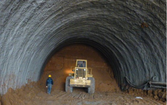  「不见」地铁挖这么深，为什么不见泥土被挖出来？这些土都去哪