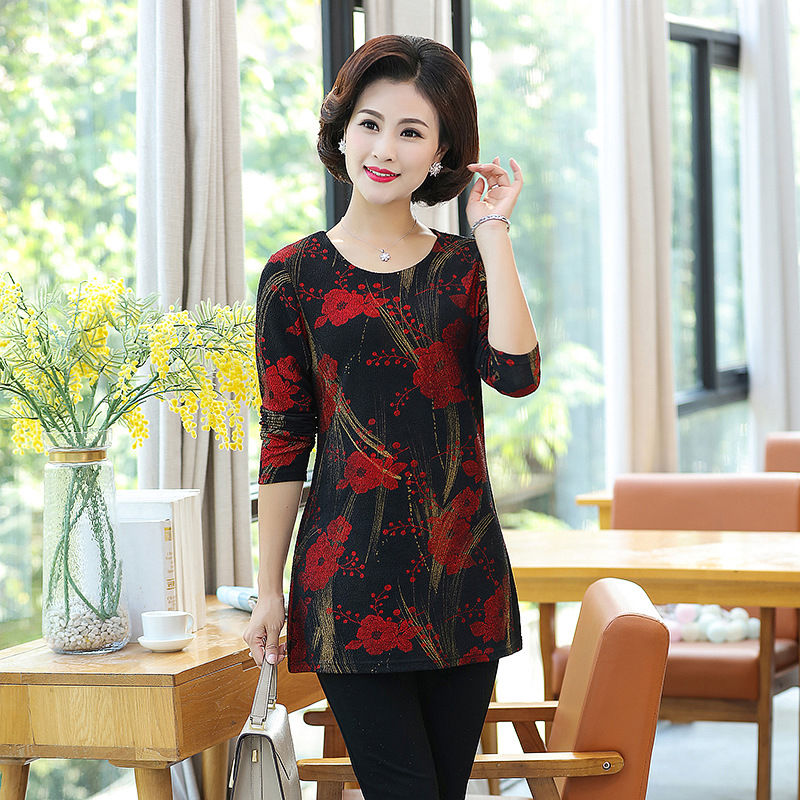 不是吹!我妈今年55还像28，只因懂穿这“打底衫，想不嫩都难