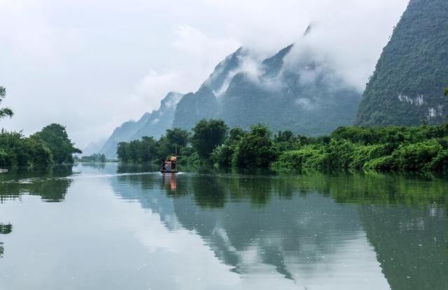 阳朔山水甲桂林，遇龙河的竹筏漂流秒杀漓江，游客不多景色优美