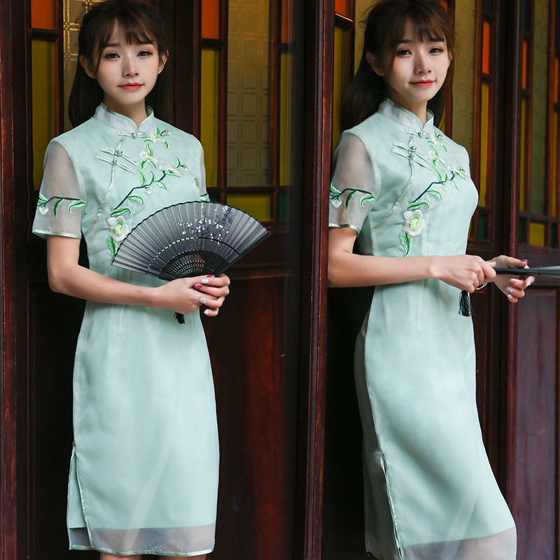 立秋刚到!旗袍终于创新了!一动一婀娜尽显妩媚风情，让人嫉妒